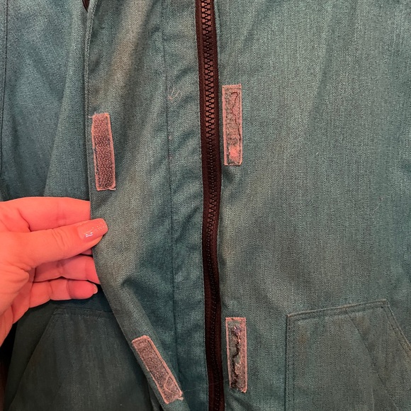 Gorgeous teal coat, will keep you warm up to 10 degrees. - Picture 2 of 4